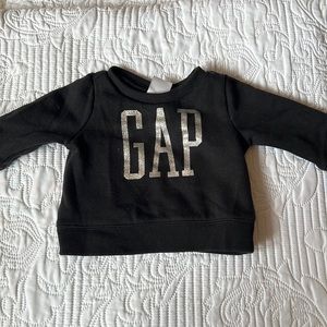 Gap sweater